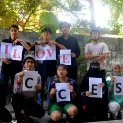 Salah satu program belajar bahasa Inggris yang menggunakan English Area dan paling sering dicari di Kampung Inggris ialah program Full Day Camp 3 Bulan ACCESS ES yang kualitasnya sudah teruji lebih dari 16 tahun dan telah meluluskan puluhan ribu alumni yang tersebar di seluruh nusantara dan beberapa mancanegara.